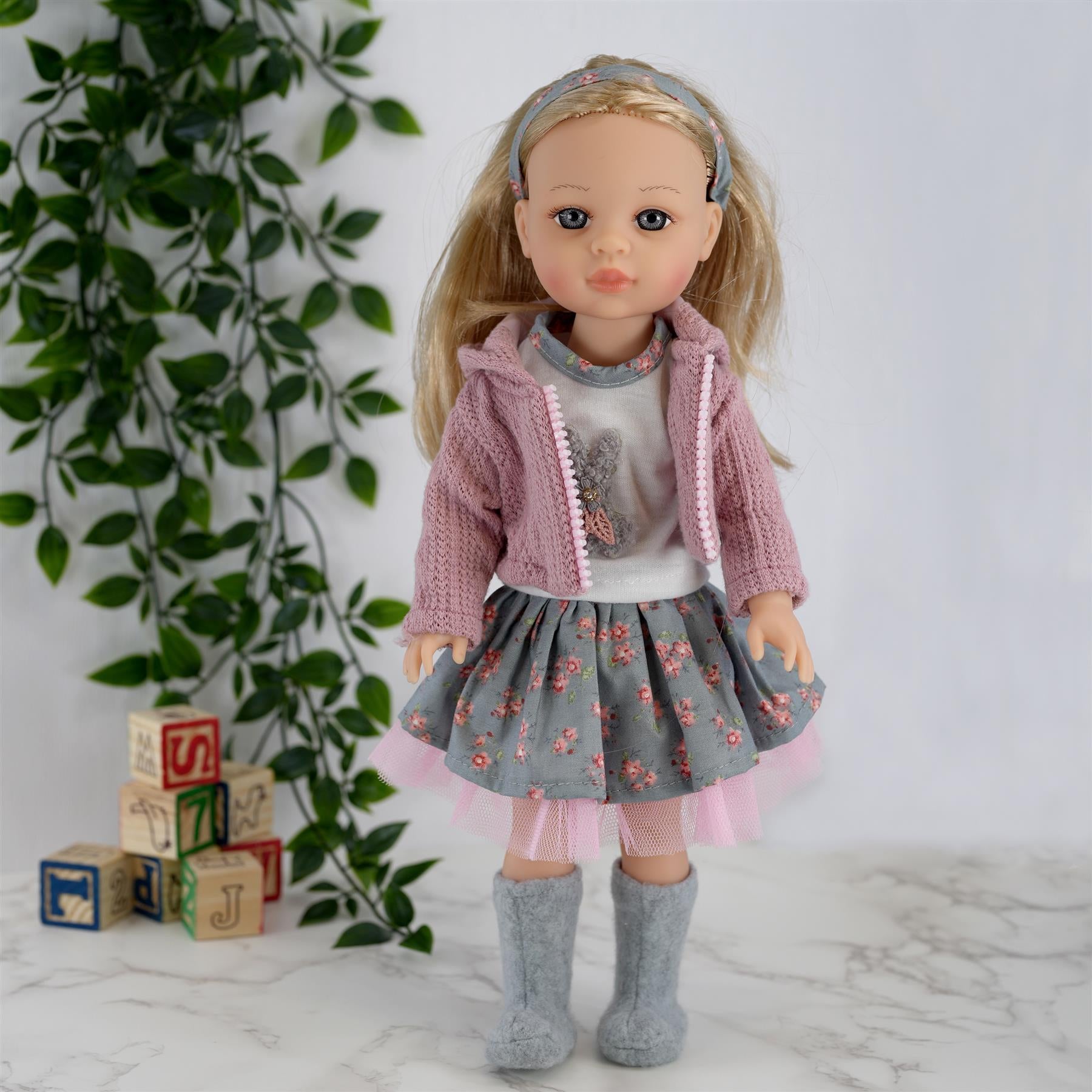 Bibi Doll Baby Doll Girl with Long Styling Hair American Style Fashion Dolls 15"