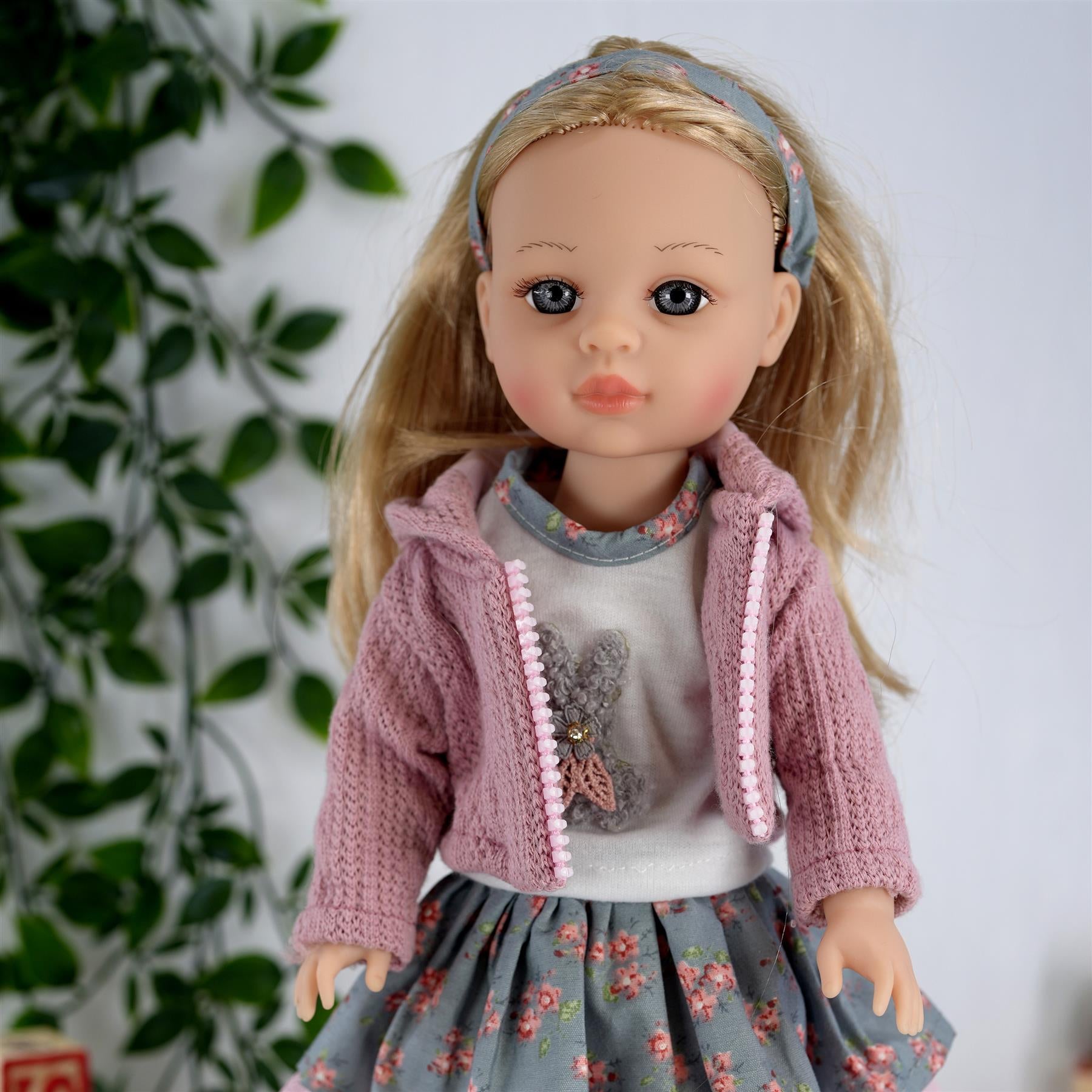 Bibi Doll Baby Doll Girl with Long Styling Hair American Style Fashion Dolls 15"